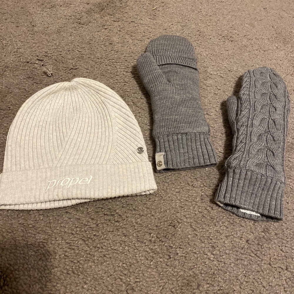 Lululemon Beanie & Mitts!